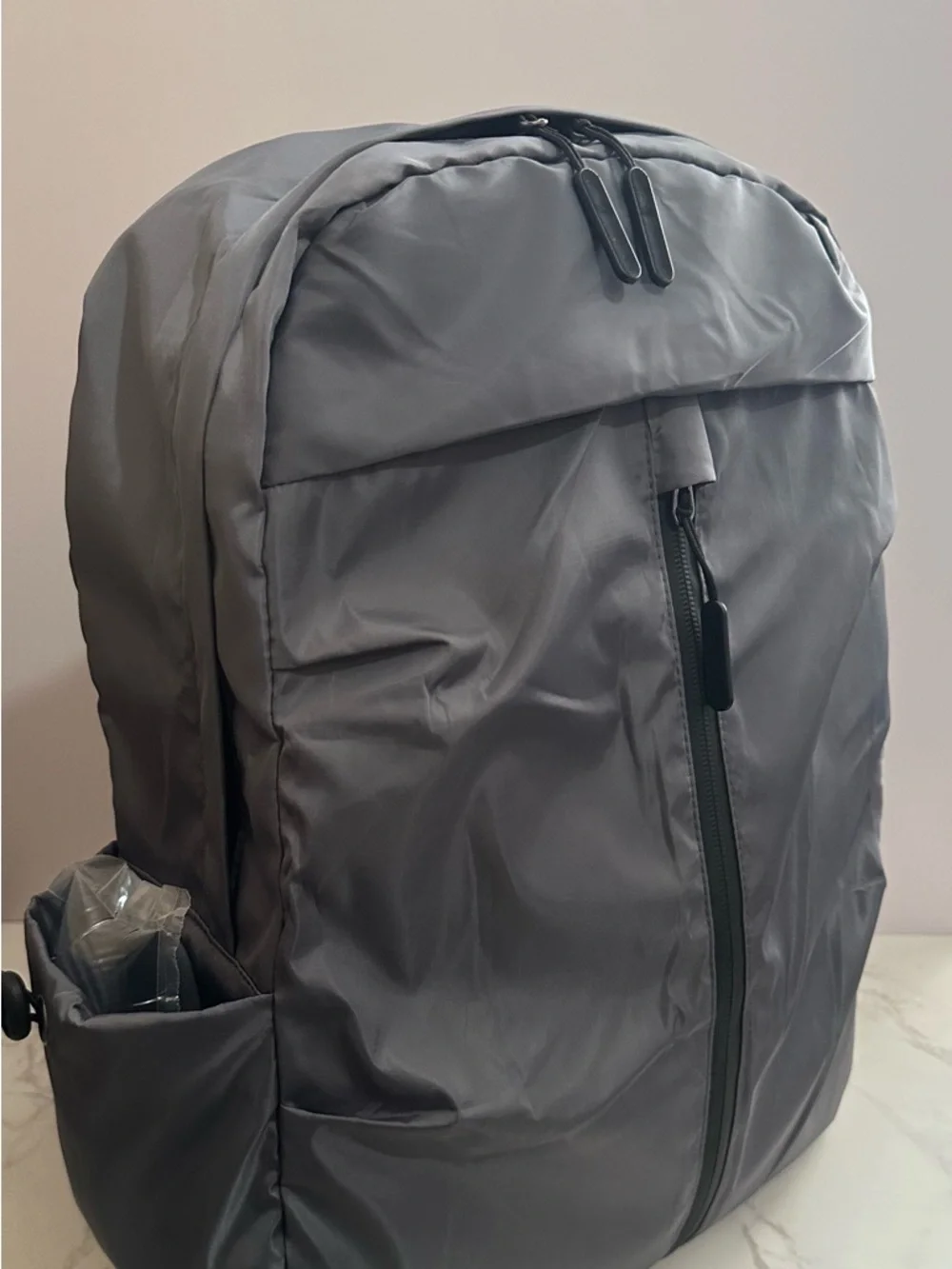 Sleek Gray Men’s Travel Backpack - Modern Everyday Carry with USB port